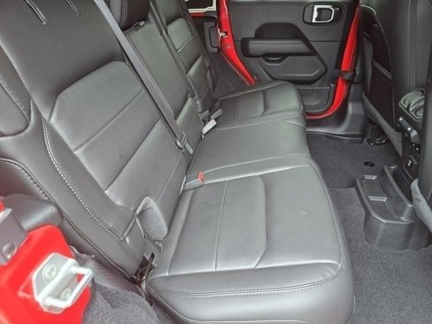 Used 2021 Jeep Wrangler Unlimited Sahara image 35