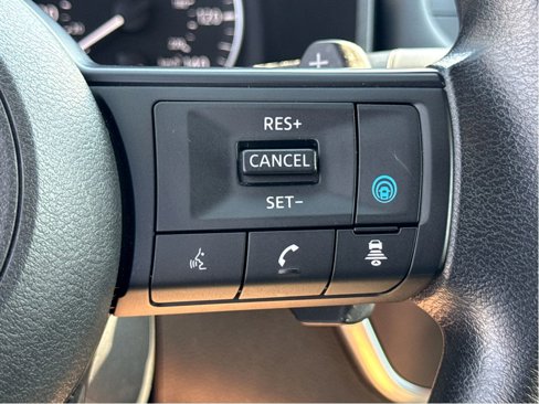 Used 2024 Nissan Rogue SV image 16