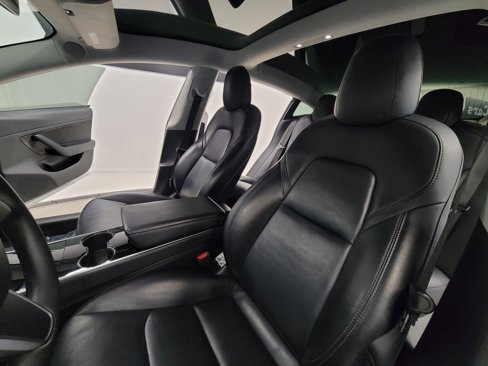 Used 2020 Tesla Model 3 Long Range image 18