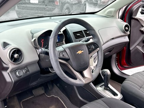Used 2013 Chevrolet Sonic LT image 4