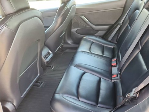 Used 2022 Tesla Model 3 Standard Range image 17