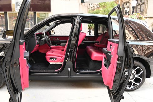 Used 2023 Rolls-Royce Cullinan Black Badge w/ Driver's Package image 9