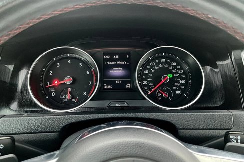 Used 2015 Volkswagen Golf S image 18