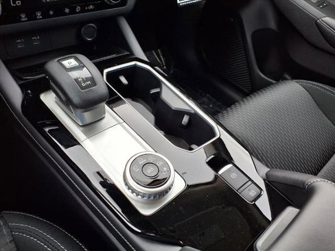 New 2025 Mitsubishi Outlander ES image 15