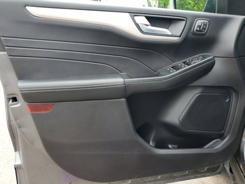 Used 2022 Ford Escape SEL w/ Technology Package image 11