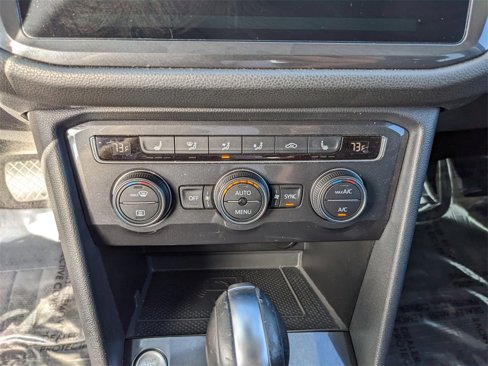 Used 2020 Volkswagen Tiguan SE w/ Panoramic Sunroof Package image 25