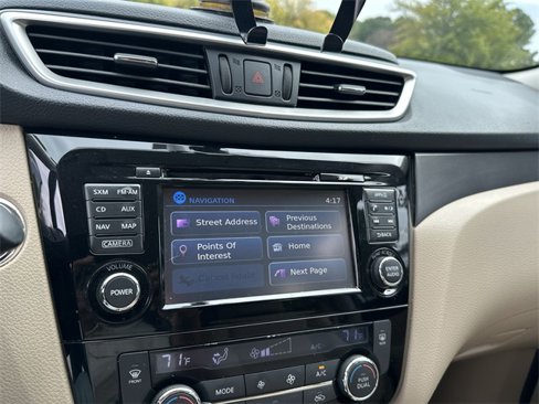 Used 2016 Nissan Rogue SV w/ SV Premium Package image 18