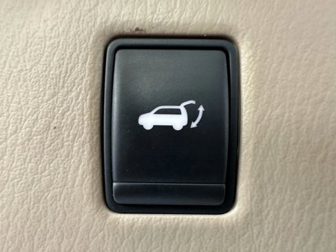 Used 2016 Nissan Pathfinder Platinum image 29