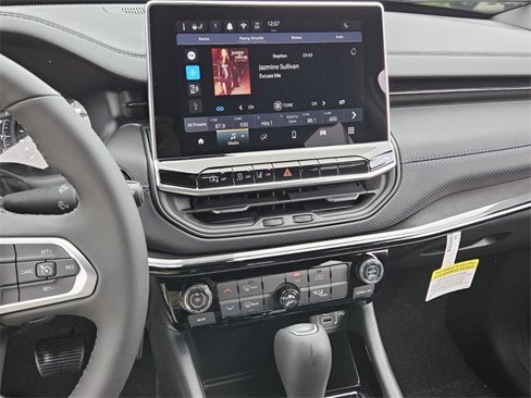 New 2026 Jeep Compass Latitude image 18