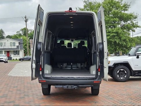 Used 2025 Mercedes-Benz Sprinter 2500 image 19