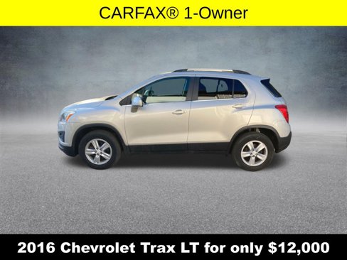 Used 2016 Chevrolet Trax LT w/ LT Sun and Sound Package image 2