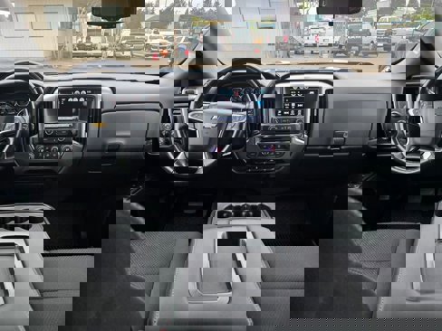 Used 2018 Chevrolet Silverado 1500 LT w/ LT Eassist Package image 8