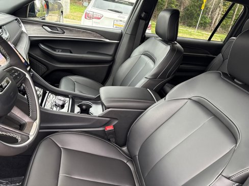 New 2025 Jeep Grand Cherokee L Limited image 19