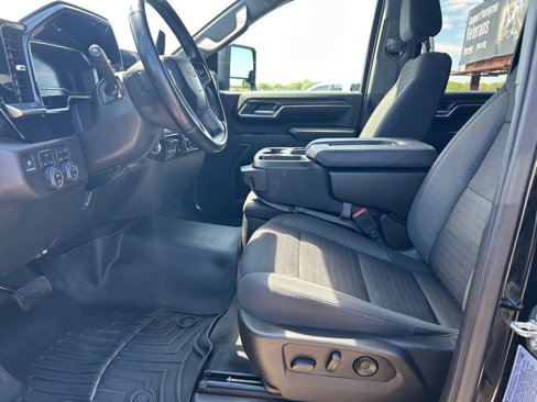 Used 2024 Chevrolet Silverado 2500 LT w/ Convenience Package image 9
