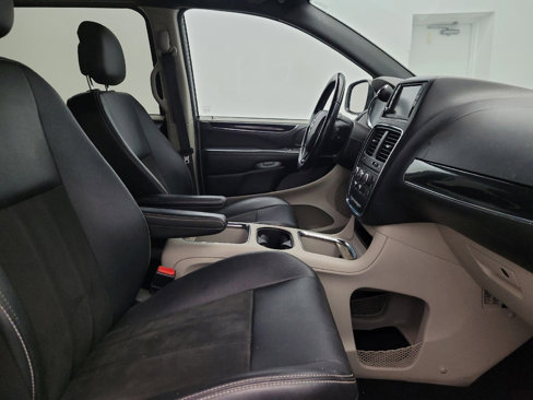 Used 2019 Dodge Grand Caravan SXT image 21
