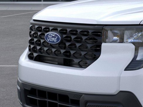 New 2025 Ford Maverick XL image 18
