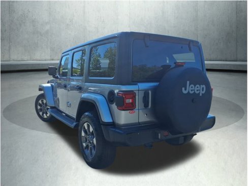 Used 2018 Jeep Wrangler Unlimited Sahara image 15