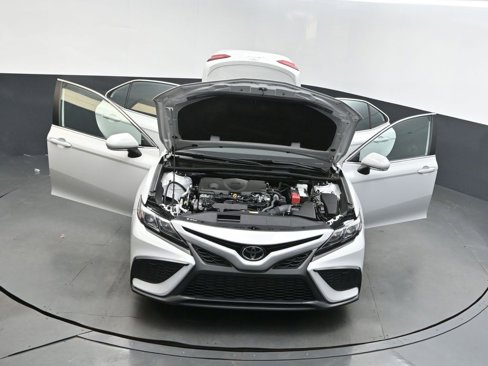 Used 2024 Toyota Camry SE image 40