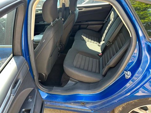 Used 2017 Ford Fusion SE image 8
