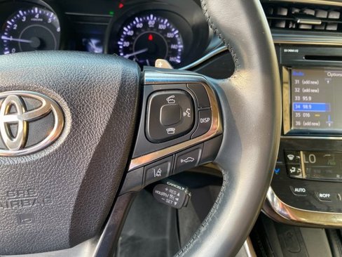 Used 2016 Toyota Avalon Limited image 27
