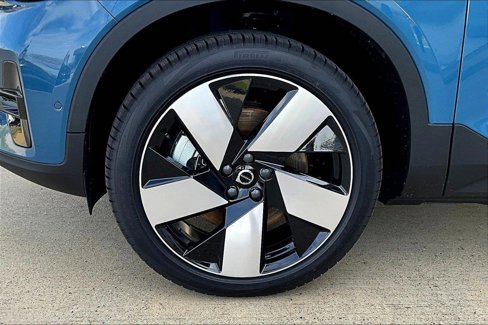 New 2024 Volvo XC40 Recharge Plus w/ Protection Package Premier image 15