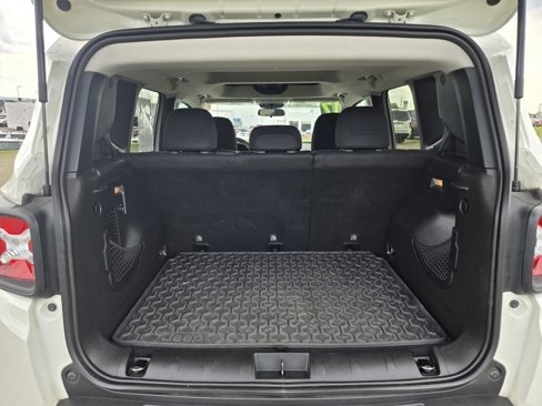 Used 2017 Jeep Renegade Sport w/ Power & Air Group image 16