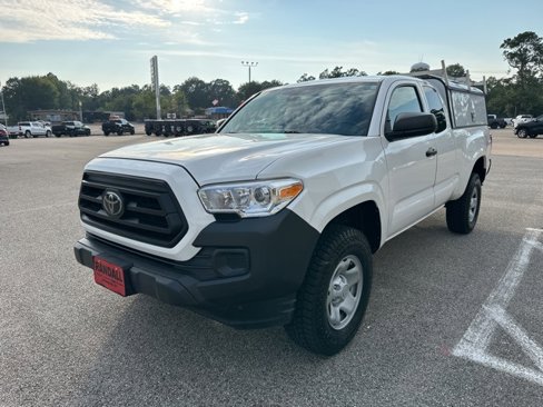 Used 2022 Toyota Tacoma SR image 3