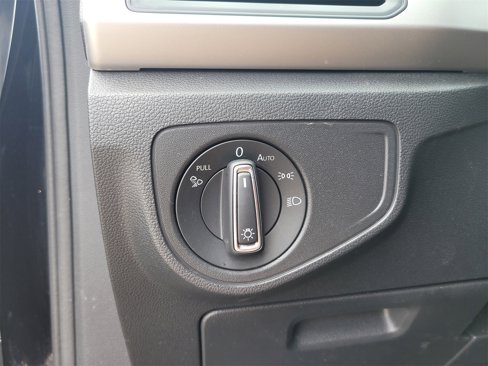 Used 2021 Volkswagen Atlas SE image 34