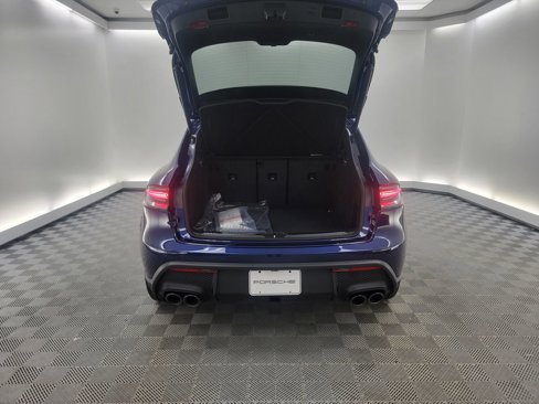New 2026 Porsche Macan image 10