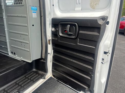Used 2022 GMC Savana 2500 w/ Driver Convenience Package image 16