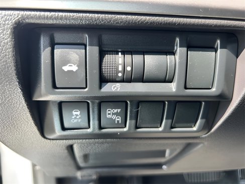 Used 2015 Subaru Legacy 2.5i Limited image 12