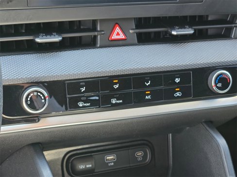 Used 2024 Kia Sportage LX image 28