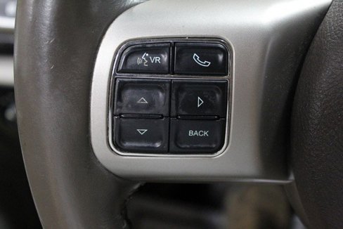 Used 2011 Jeep Grand Cherokee Laredo image 23