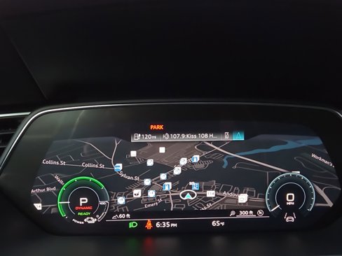 Used 2022 Audi e-tron Premium Plus w/ Premium Plus Package image 75