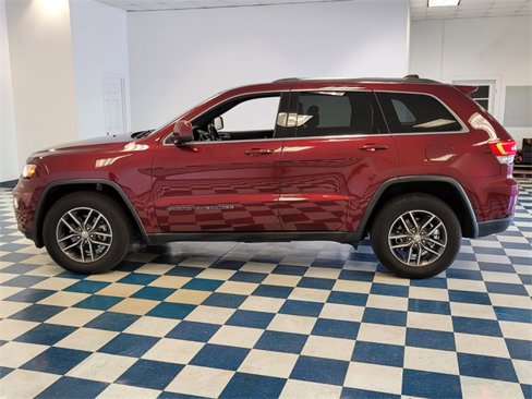 Used 2018 Jeep Grand Cherokee Laredo image 4