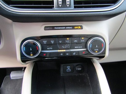 Used 2022 Ford Escape SEL image 19