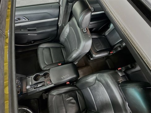 Used 2016 Ford Explorer XLT w/ Equipment Group 202A image 14