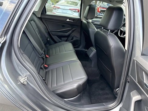 Used 2022 Volkswagen Jetta SE image 11