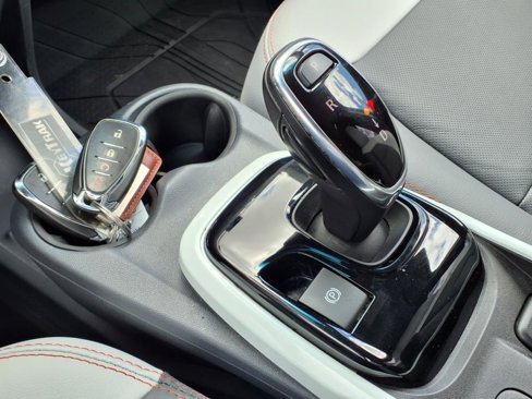 Used 2020 Chevrolet Bolt Premier w/ Infotainment Package image 15