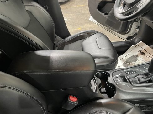 Used 2019 Jeep Cherokee Latitude Plus w/ Cold Weather Group image 12