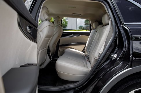 Used 2019 Lincoln Nautilus Select image 27