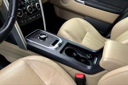 Used 2017 Land Rover Discovery Sport HSE image 15