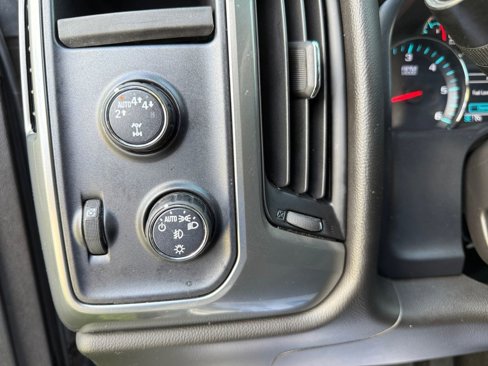Used 2018 Chevrolet Silverado 1500 LT w/ All Star Edition image 18