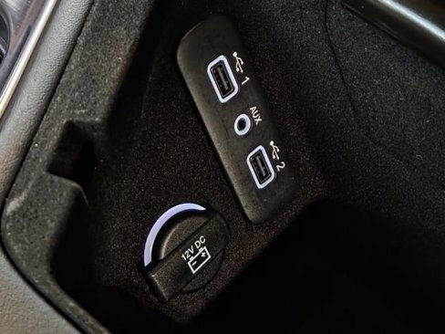Used 2018 Dodge Challenger SXT w/ Blacktop Package image 35