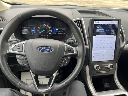 Used 2022 Ford Edge SEL image 31