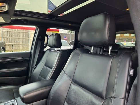 Used 2018 Jeep Grand Cherokee Limited w/ Luxury Group II image 24