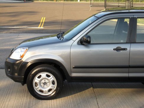 Used 2005 Honda CR-V LX image 10
