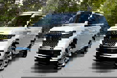 New 2025 Lincoln Navigator L Reserve image 2