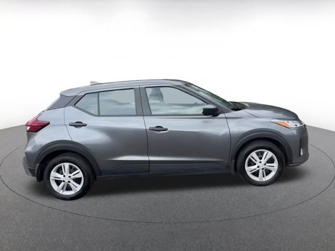 Used 2024 Nissan Kicks S image 16