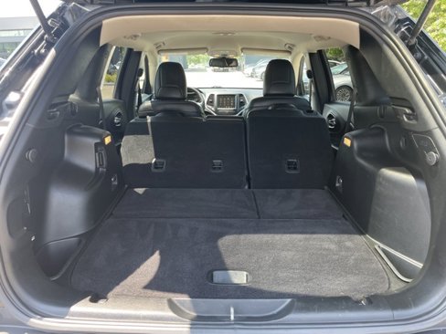 Used 2018 Jeep Cherokee Latitude Plus w/ Cold Weather Group image 26
